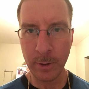 Meet your Posher, Derrick